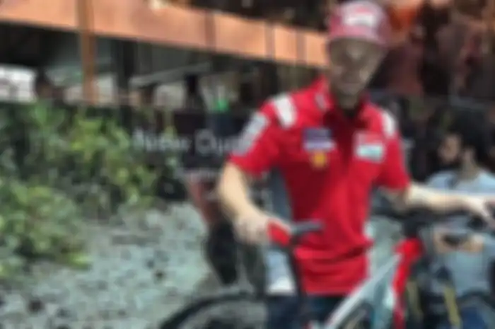 Andrea Dovizioso unjuk mainan baru sepeda seharga 4 Yamaha NMAX