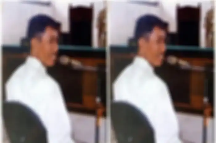 Suradji ketika divonis mati, masih sempat tersenyum 