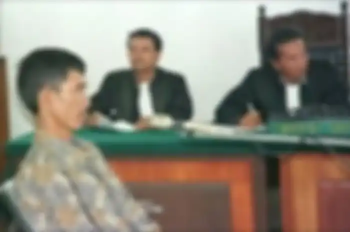 Ahmad Suradji ketika menjalani proses pengadilan