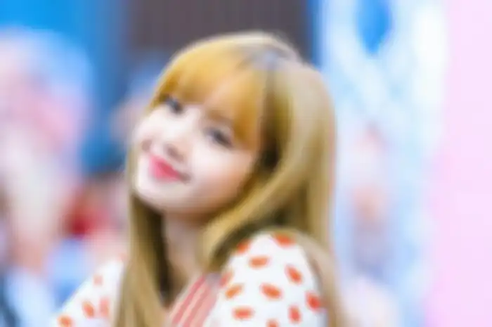 Lisa 'BLACKPINK'