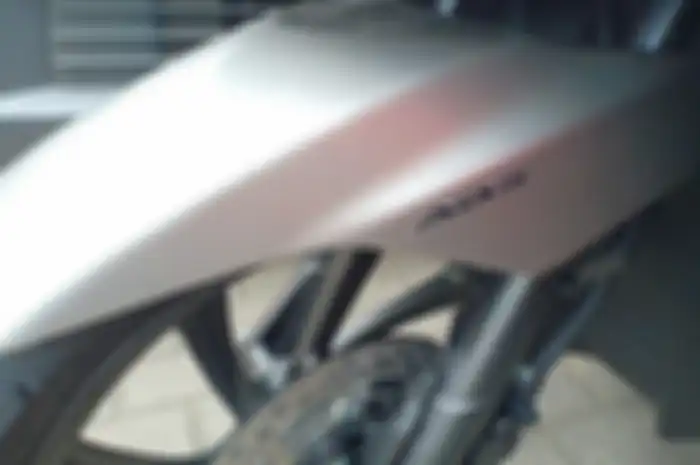 Beda PCX ABS tidak hanya dilengkapi stiker tulisan ABS