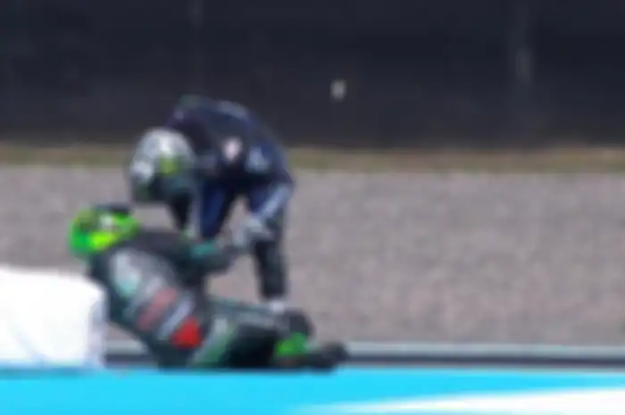 Maverick Vinales terlibat tabrakan dengan Franco Morbidelli di MotoGP Argentina 2019.