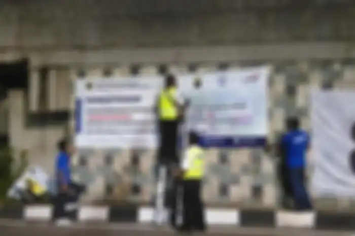 Perlintasan kereta api sebidang di Jatinegara akan ditutup