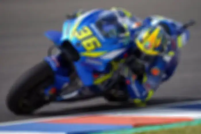 Joan Mir tampil mengejutkan di sesi warm up MotoGP Malaysia 2019.