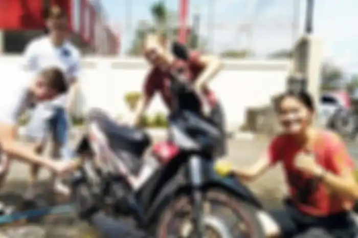 Bule cuci motor di Semarang