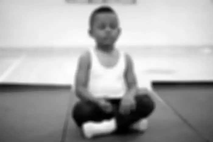 Murid yang sedang bermeditasi