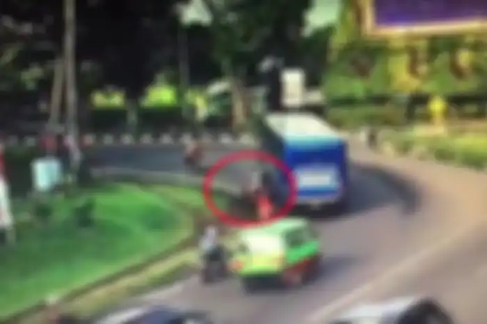 Ada tujuh tips untuk menghindari kecelakaan akibat blind spot, yang sedadng melakukan perjalanan jauh lebaran silahkan disimak, bro.
