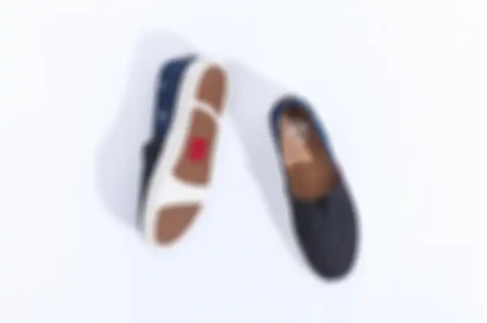 Wakai Bikin Sepatu Baru dari Kain Tambal “Orang Miskin di Jepang”