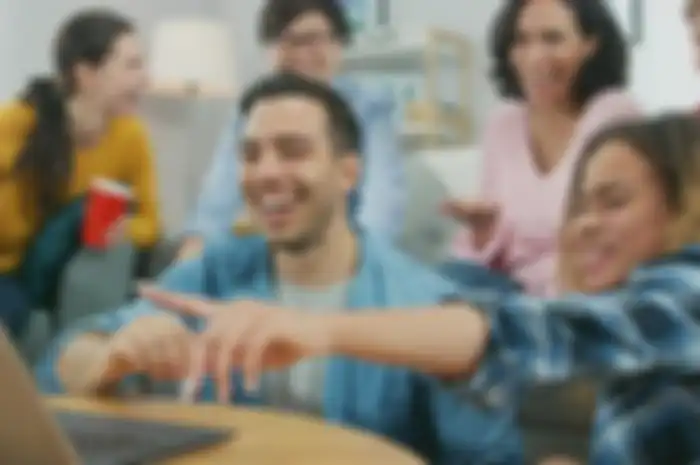Jangan Ikut Bingung, 5 Jurus Ini Bisa untuk Menenangkan Cewek yang Lagi Nangis
