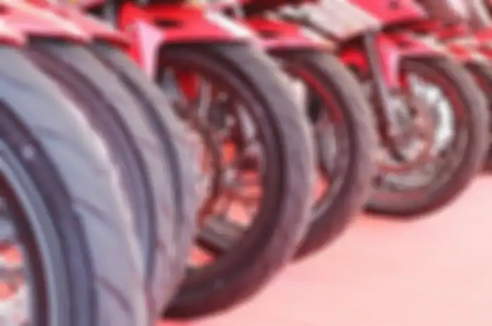 Bahaya enggak kalau pakai ban motor dengan tipe yang berbeda di roda depan dan belakang?