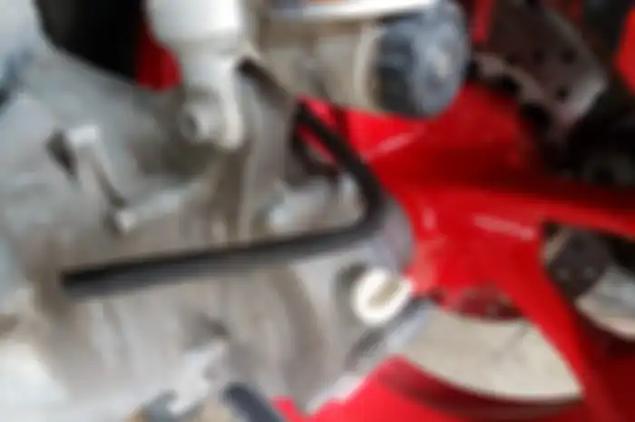 Ilustrasi slang hawa motor matic. Ternyata musti diganti dalam jangka waktu tertentu.