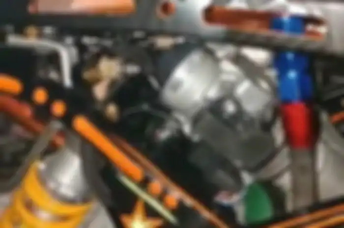 Kawasaki Ninja 150 R diubah menjadi Injeksi