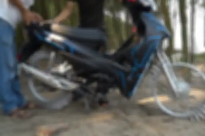 Ban depan dan belakang diganti paku
