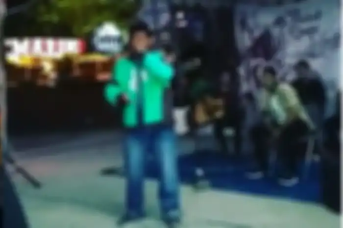 Pengendara ojol punya suara emas
