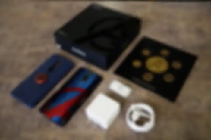Pengemasan dan aksesoris Oppo F11 Pro Avengers Edition