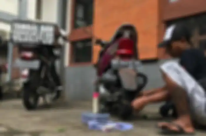 Boy Man, pria panggilan di Tabanan, Bali yang siap melayani ban bocor 24 jam