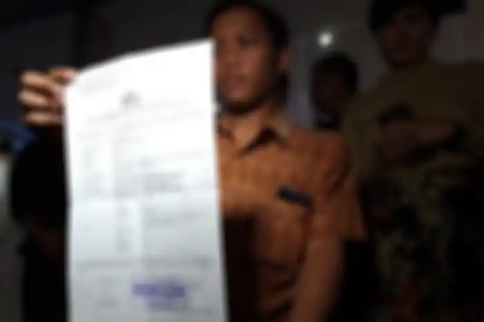 Korban pemukulan oknum Pilot Lion Air melaporkan kasusnya ke Polrestabes Surabaya dan meminta pertanggungjawaban.