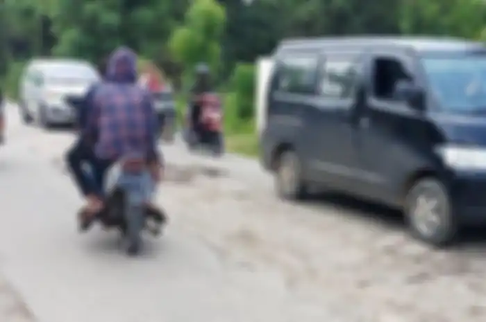 Kondisi jalan rusak di Babelan