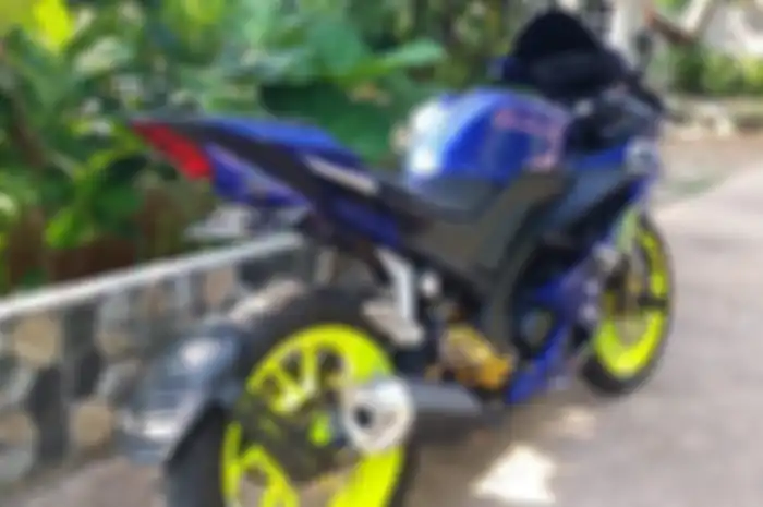 Yamaha R15 VVA mau dibarter Honda PCX 150 lokal.