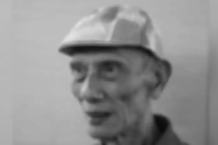 Dunia hiburan Indonesia berduka, komedian senior Rudy Djamil meninggal dunia karena dehidrasi. Ini gejala dehidrasi yang tak bisa dianggap sepele.