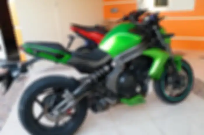 Kawasaki er-6n yang mau dibarter dengan Yamaha NMAX