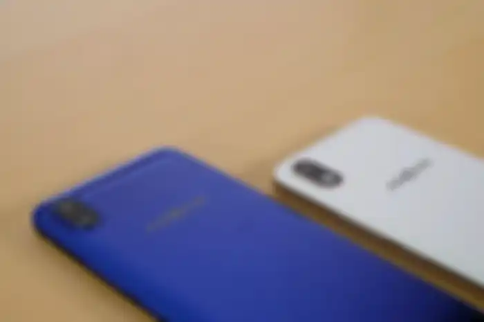 Advan i6c warna biru dan putih