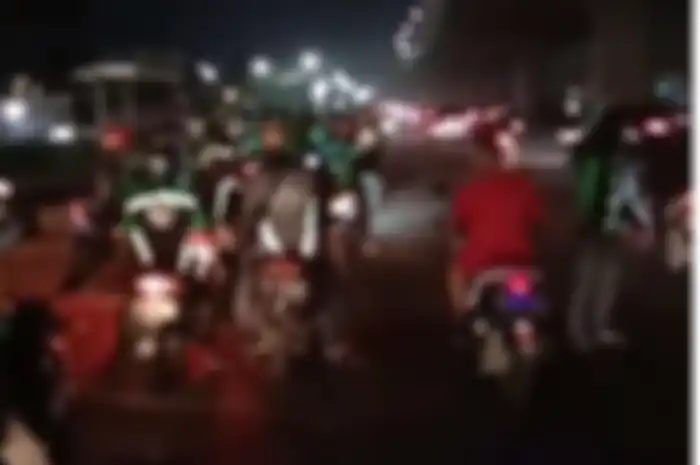 Driver ojol sweeping geng motor di Jakarta Timur