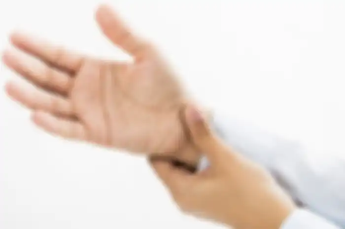 Banyak dialami para bikers, begini video terapi untuk meringankan sakit Carpal Tunnel Syndrome (CTS).