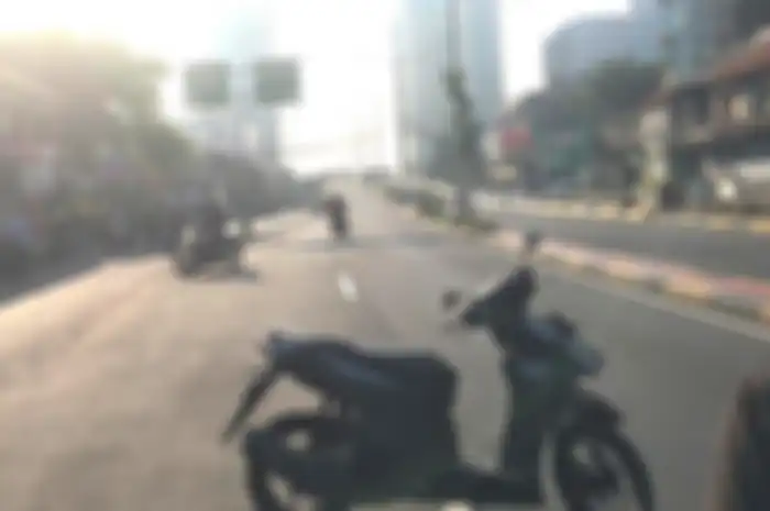 Sebelum naik fly oper juga udah dipalang pakai motor