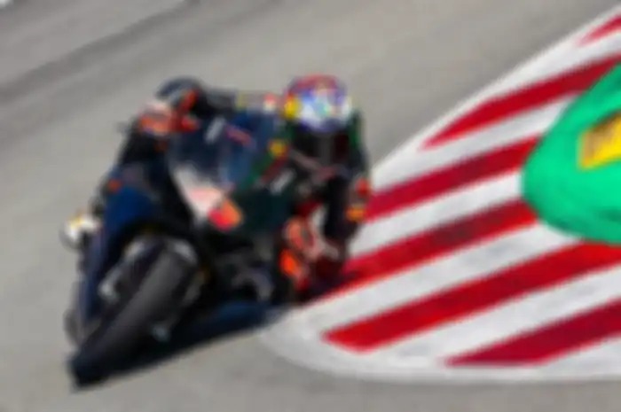 Jack Miller latihan di atas motor Ducati Panigale V4R yang juga motor balap WSBK di sirkuit Catalunya