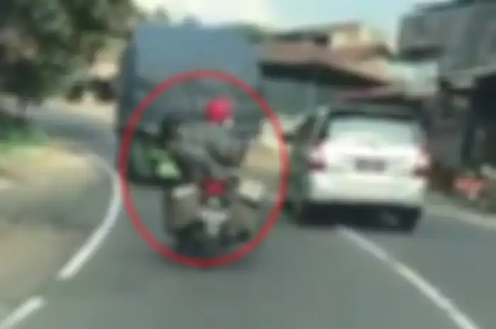 Boncenger mengantuk, motor jadi oleng