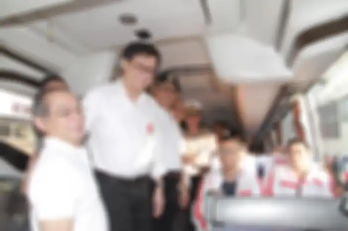 Program Mudik Balik Bareng Honda (MBBH) 2019: Sekjen Kementerian Perhubungan RI&nbsp;Dr. Ir. Djoko Sasono.M. Sc,&nbsp;Walikota Jakarta Utara Syamsudin Lologau&nbsp;M.SI&nbsp;, Korlantas Kabag Teknologi Informasi dan Komunikasi Kombes E. Zulpan bersama Executive Vice President Director AHM Johannes Loman dan President Director AHM Toshiyuki Inuma&nbsp;menyapa langsung para peserta Mudik Balik Bareng Honda 2019 sesaat sebelum diberangkatkan dengan bus pada&nbsp;Jumat (31/5).