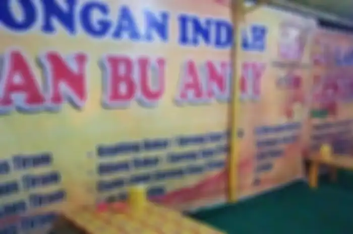 Warung lesehan Bu Anny yang viral karena harganya yang mahal