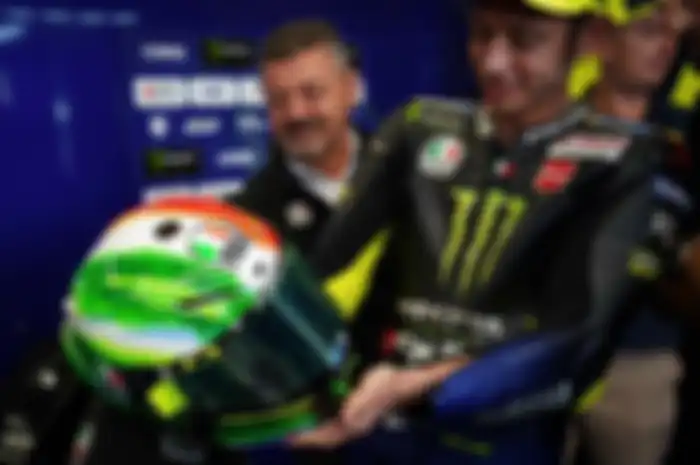Valentino Rossi pamerkan helm desain spesial yang jadi tradisi setiap kali di MotoGP Italia