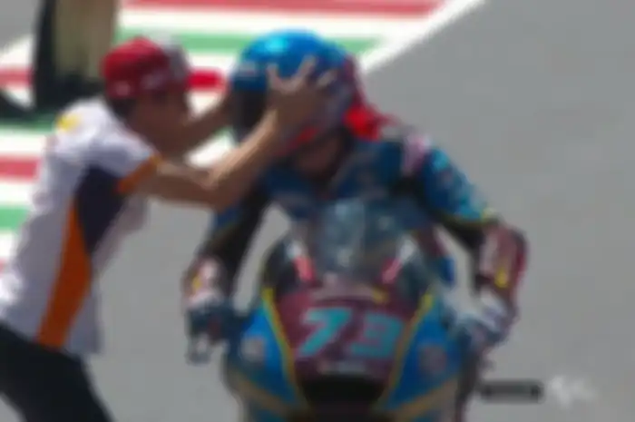 Adik Marc Marquez berhasil kalahkan adik Valentino Rossi di Moto2 Italia 2019