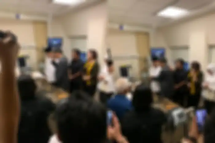 Luhut Panjaitan saat beri penghormatan terakhir untuk Ani Yudhoyono