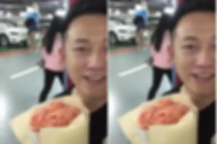 Seorang lelaki pergoki pacarnya selingkuh