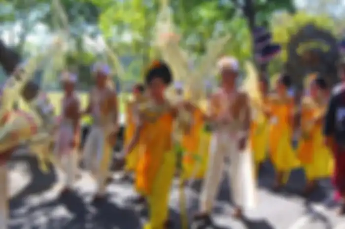 Pembukaan Pesta Kesenian Bali 2019, Sabtu (15/6), berlangsung sangat meriah. Apalagi, acara yang disambung dengan pawai budaya itu dihadiri Presiden Joko Widodo. 