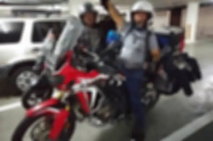Duet biker Bali keliling Asia naik motor adventure Honda