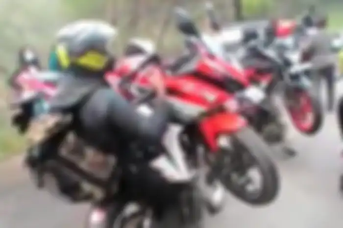 Konvoi GL Pro menggendong CBR150R, CB150 dan BeAT