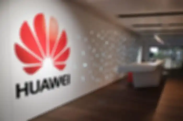 Gerai Huawei yang semakin sepi akibat pemblokiran Amerika Serikat
