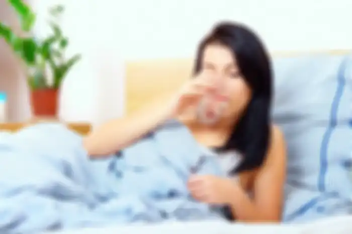 Minum air putih tanpa gosok gigi terlebih dulu sama saja dengan 'minum' bakteri? Apakah kita perlu merasa khawatir?