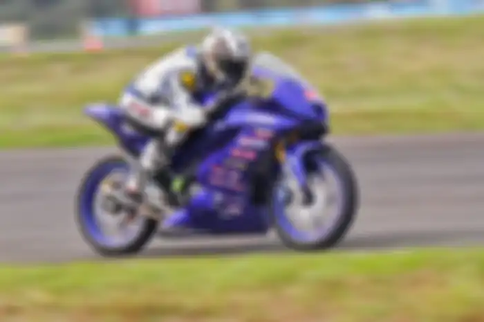 Wahyu Aji Trilaksana saat beraksi di YSR kelas Sport 150 cc Pro Rider di sirkuit Sentul (23/6/2019)