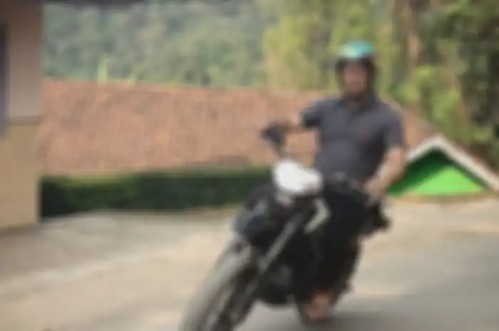 Ridwan Kamil keliling Majalengka pakai supermoto Kawasaki D-Tracker