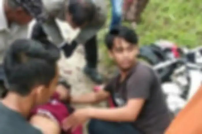 Kecelakaan mengakibatkan 3 pemotor tergeletak di jalan