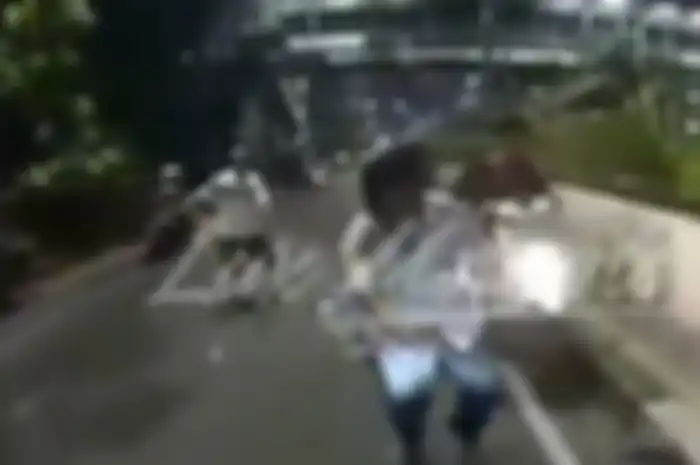 Pelaku Jambret meninggalkan motornya di Matraman