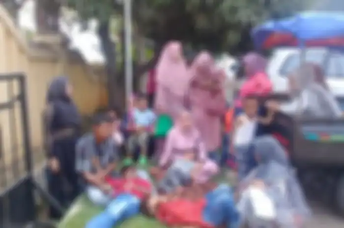 Rombongan pengantin telantar 