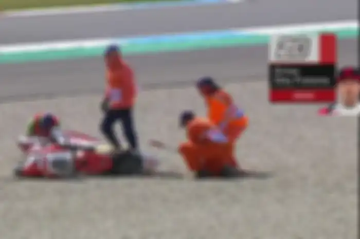 Dimas Ekky jatuh saat FP1 Moto2 Assen