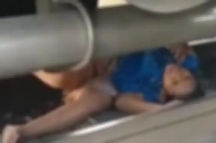 Febri Sinaga, bocah yang tertabrak kereta api di Medan dan masih hidup.