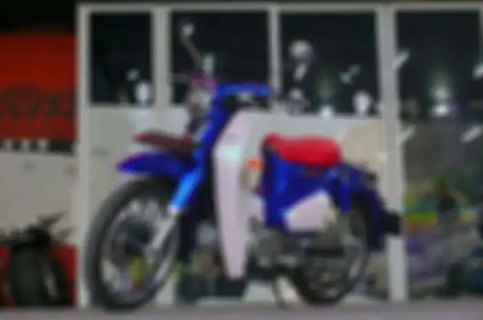 Kombinasi karakter warna yang bikin Super Cub makin eksotis.